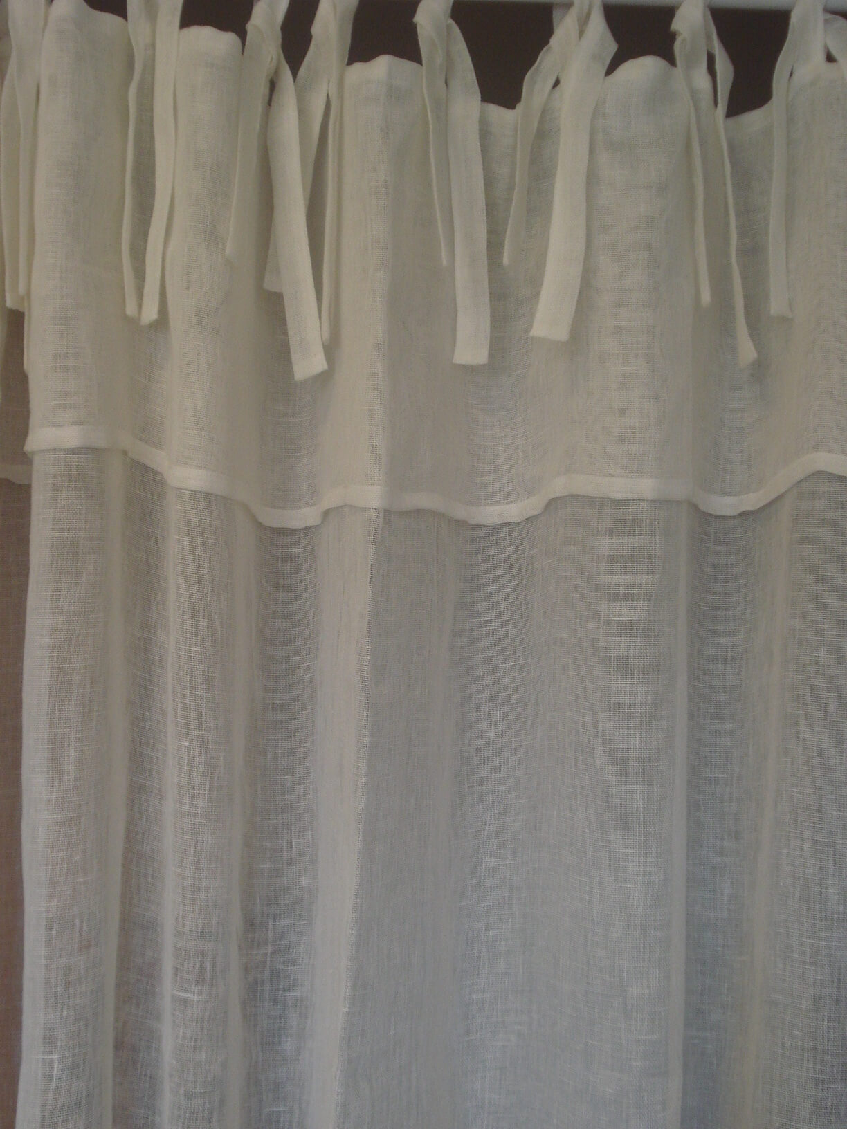 Hørgardiner Færdigsyede gardiner i 100 % ren hør